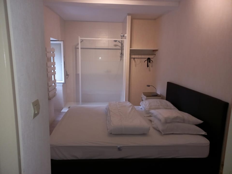 Shower, Bed, Bedroom