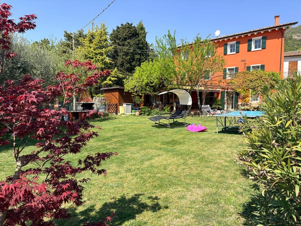 RedHouse Pesina House in Lake Garda