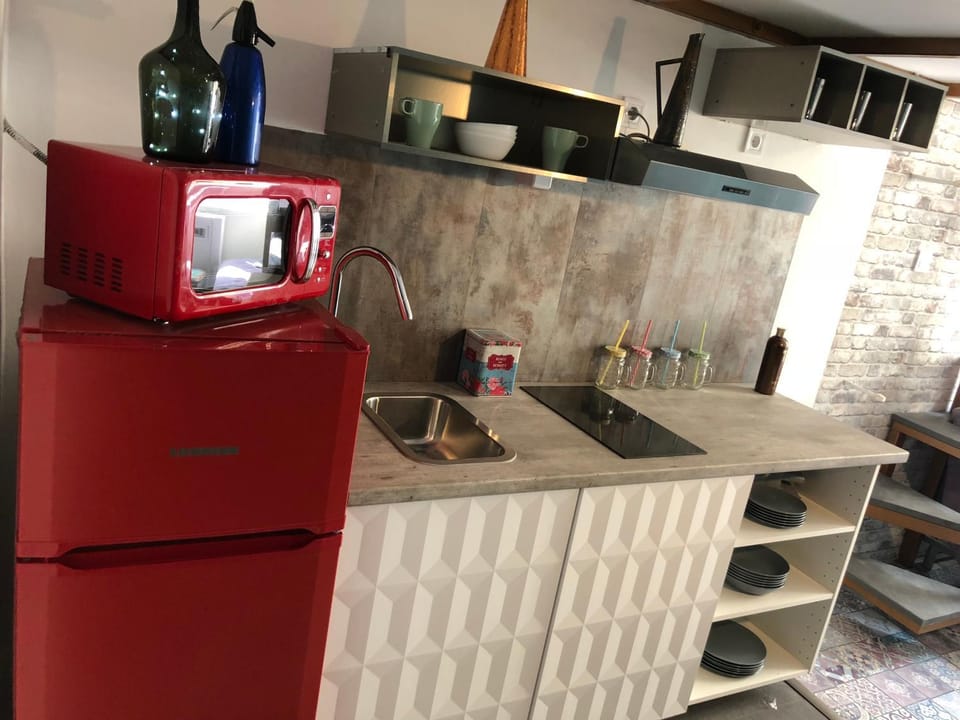 Coffee/tea facilities, Kitchen or kitchenette, Other
