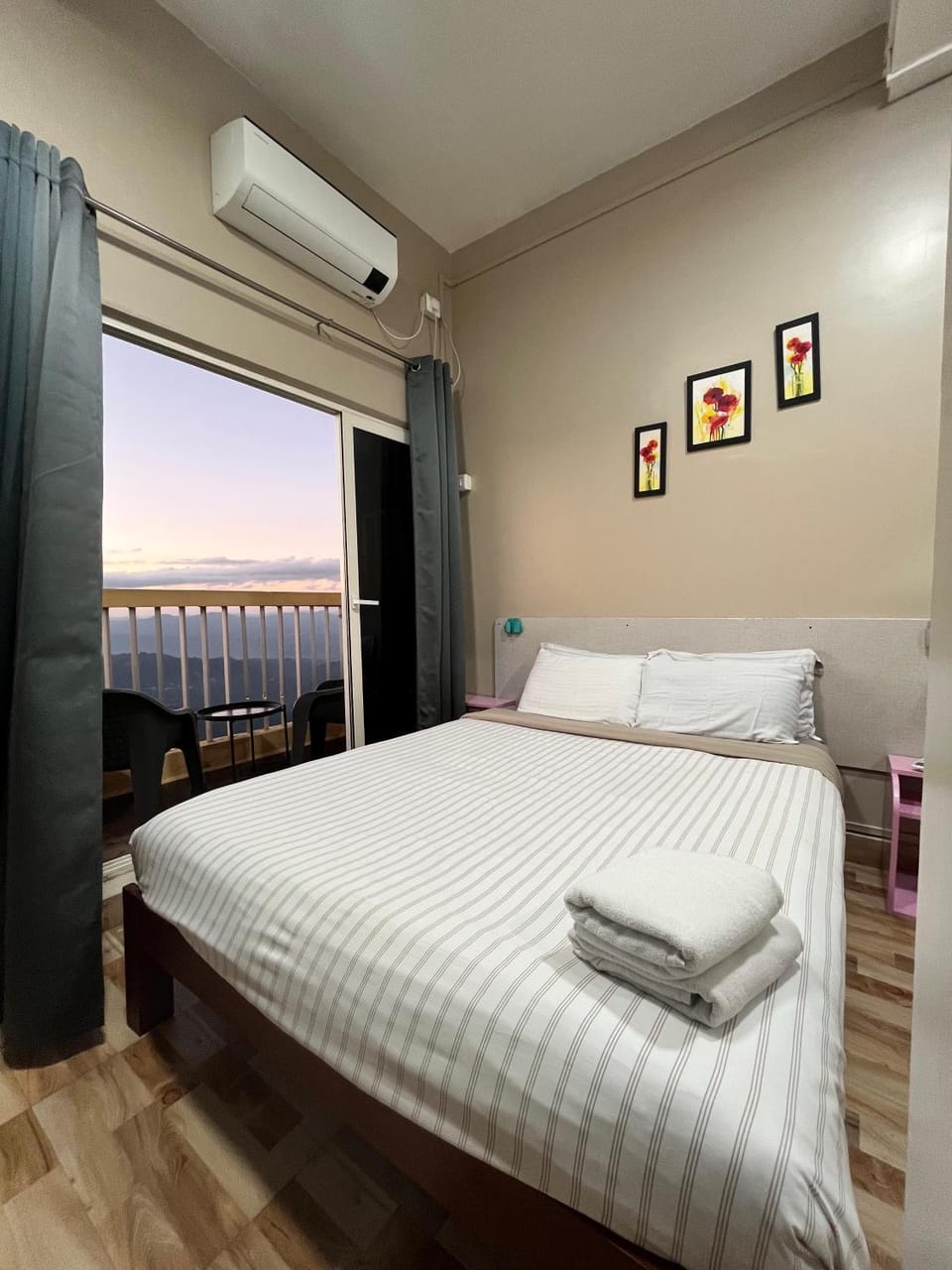 View (from property/room), Bedroom, Mountain view