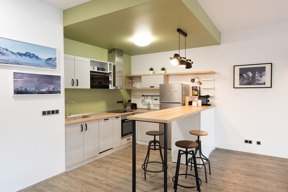 Kitchen or kitchenette, Lounge or bar, Dining area