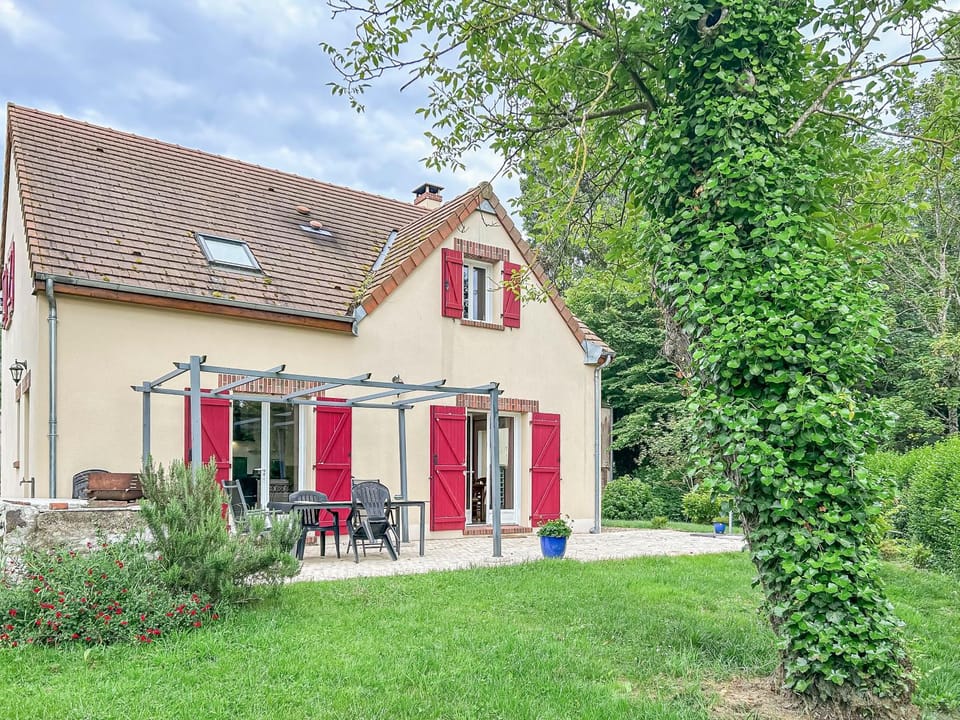 Property building, Patio, Garden, Garden view