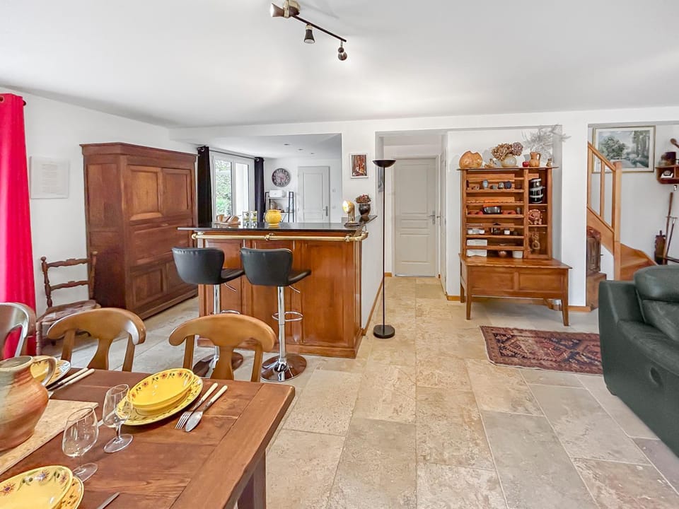 Kitchen or kitchenette, Living room, Dining area