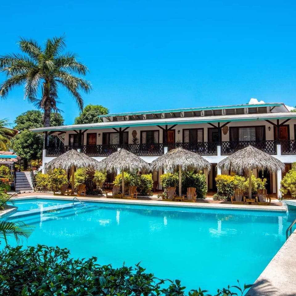 Property building, Garden view, Pool view, Swimming pool