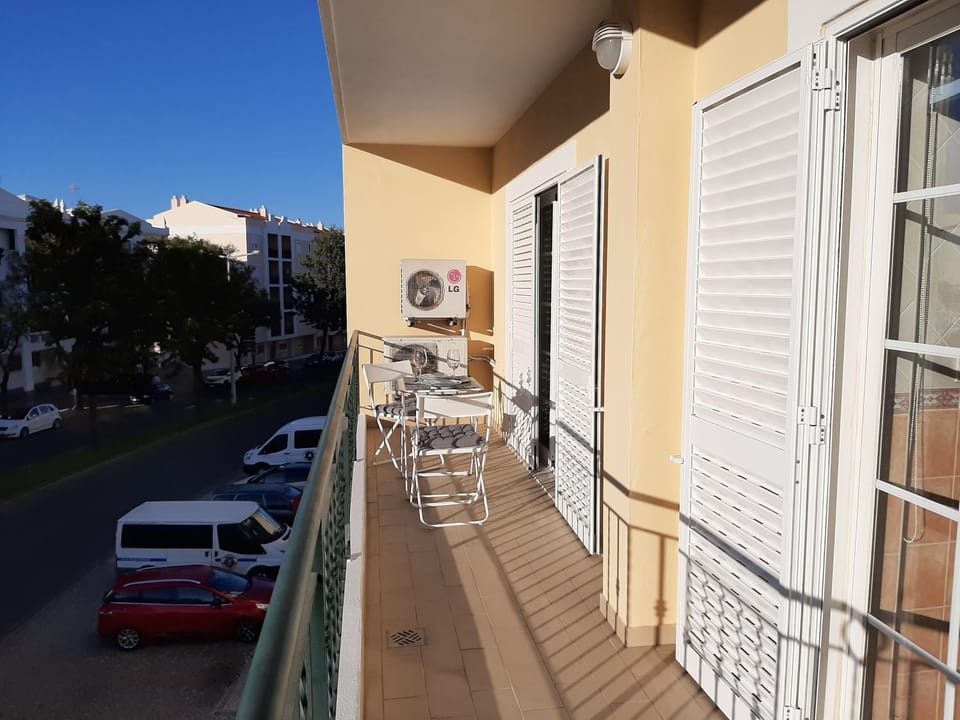 Balcony/Terrace, Street view