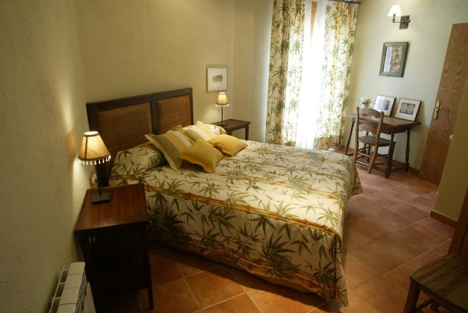 Bed, Photo of the whole room