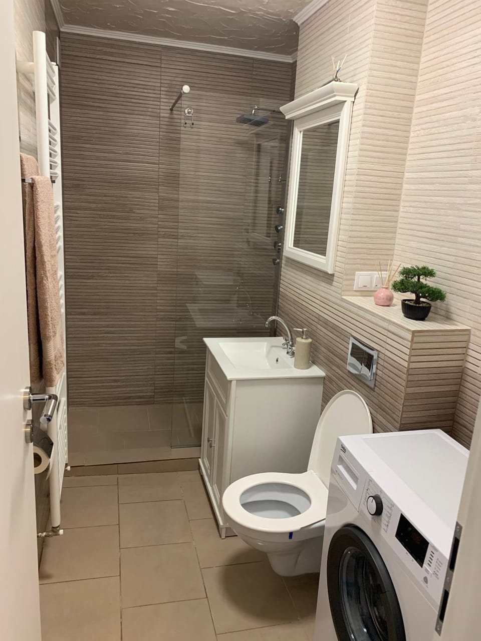 Shower, Toilet, Bathroom