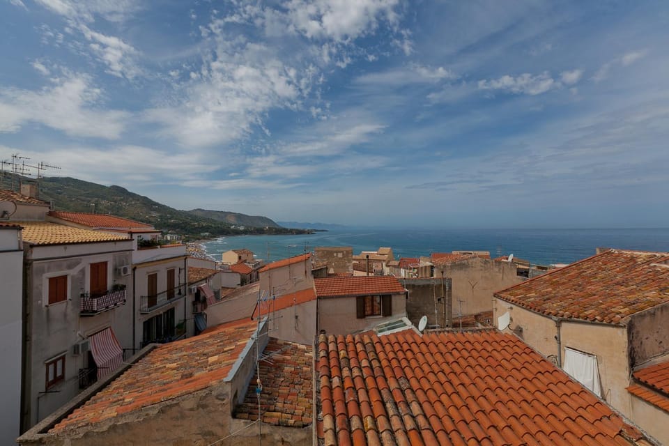 City view, Sea view