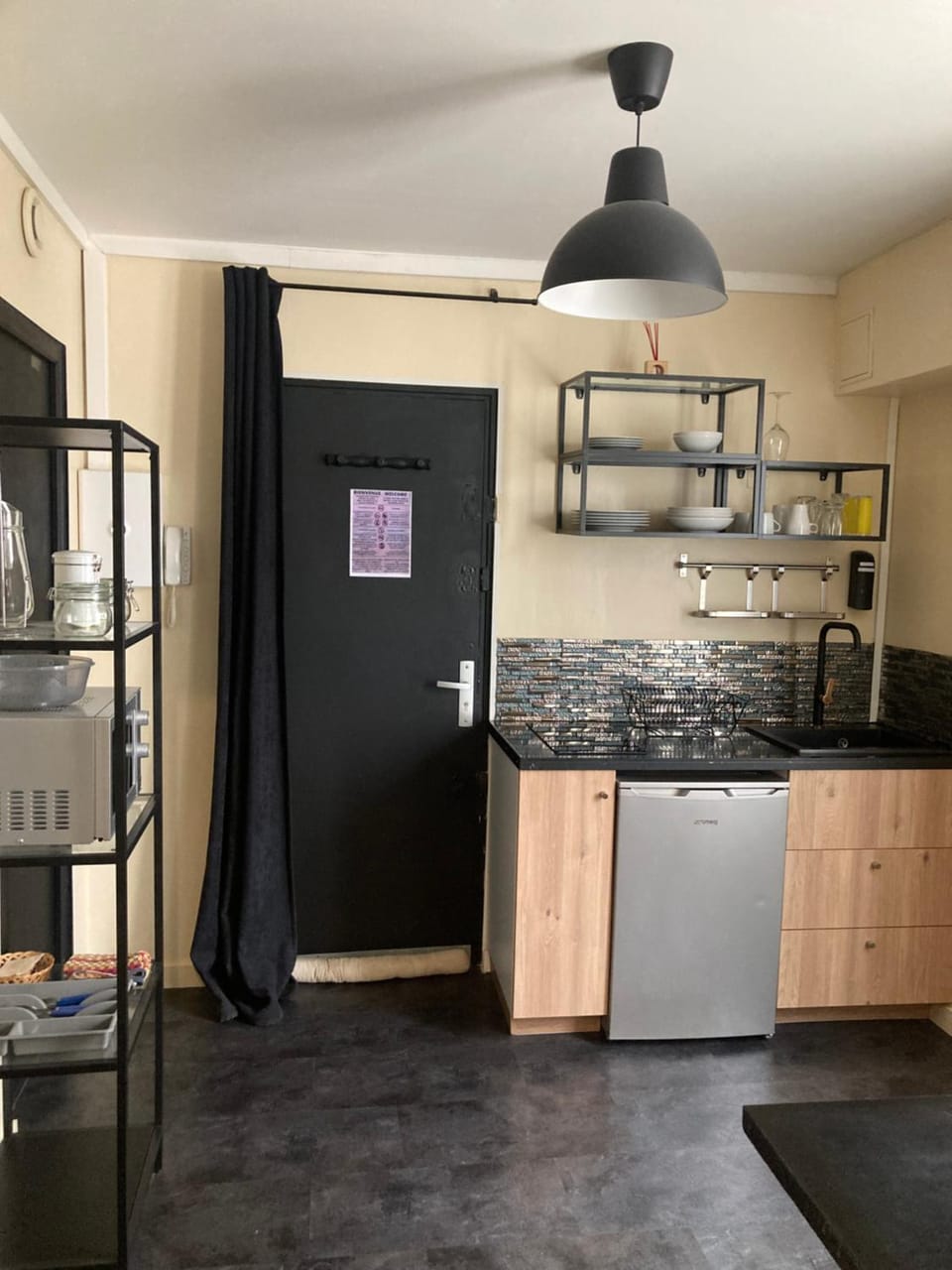 Kitchen or kitchenette