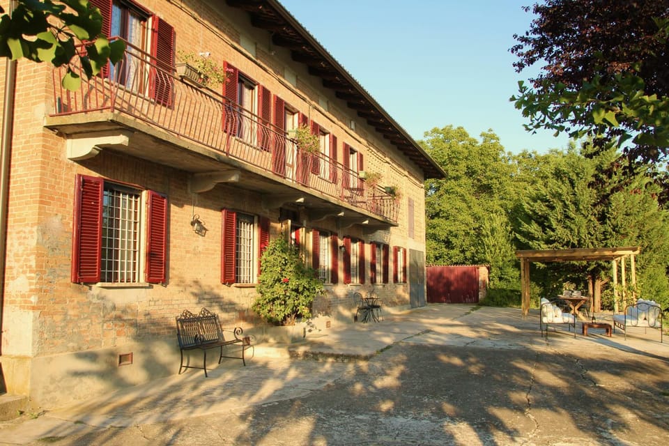 Property building, Patio, Facade/entrance