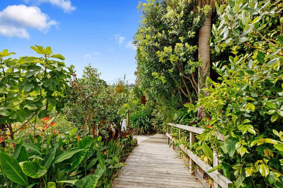 Butlers Lane Retreat Villa in Taranaki, New Zealand