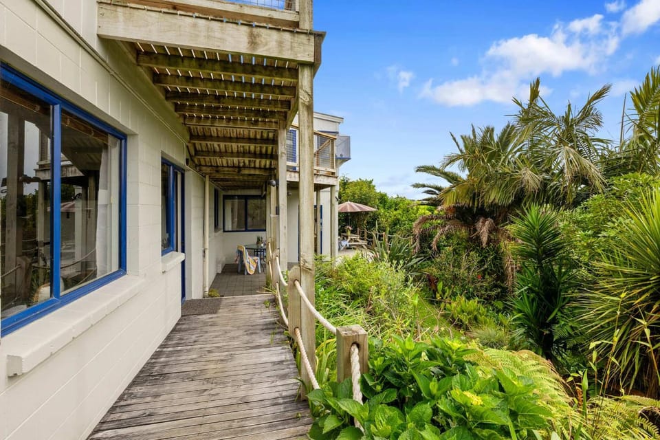 Butlers Lane Retreat Villa in Taranaki, New Zealand