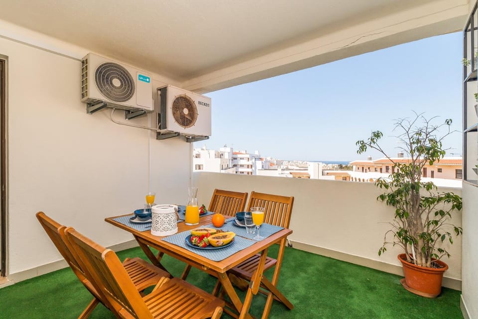 Window Paradise By ALzira Apartment in Albufeira