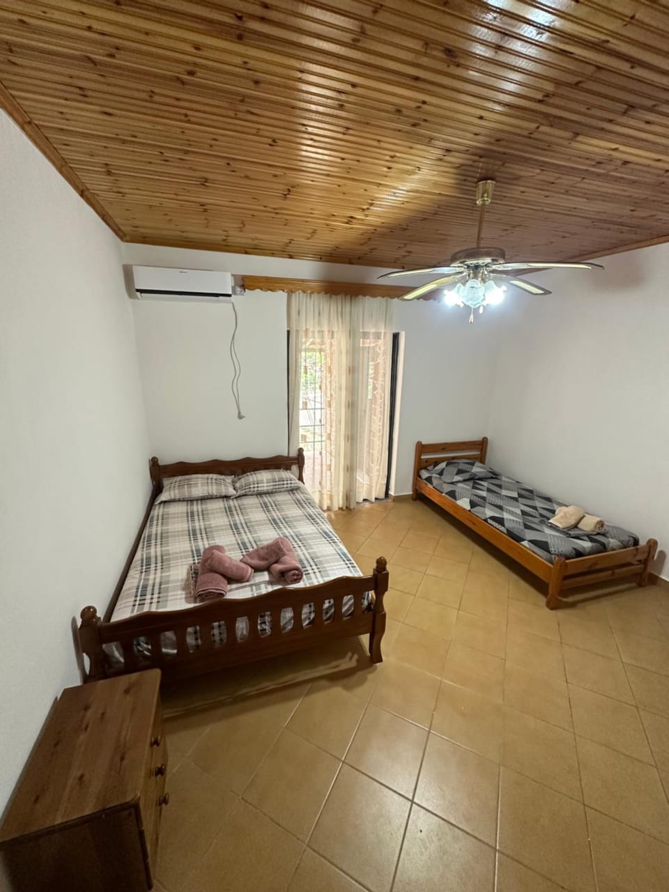 Romeo’s Guest House 2 Bed and Breakfast in Vlorë County, Albania
