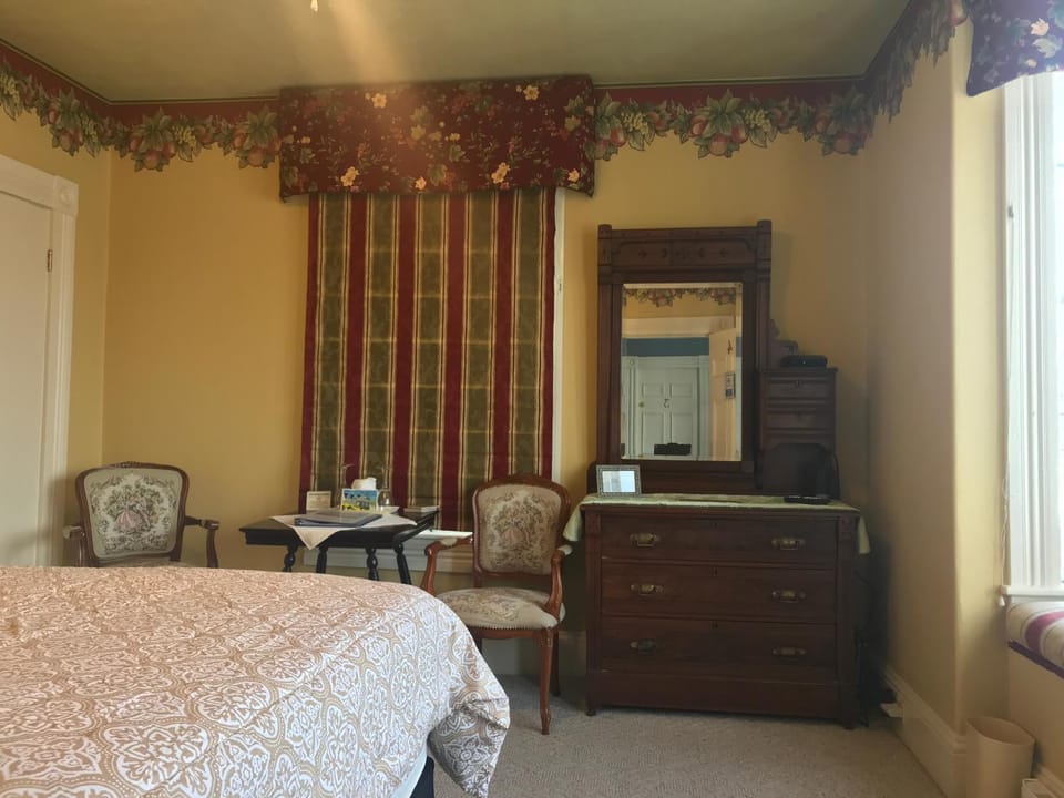 The Maple Inn Inn in Parrsboro