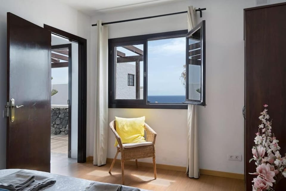 Playa Marina Ocean View Eco Bungalow House in Isla de Lanzarote