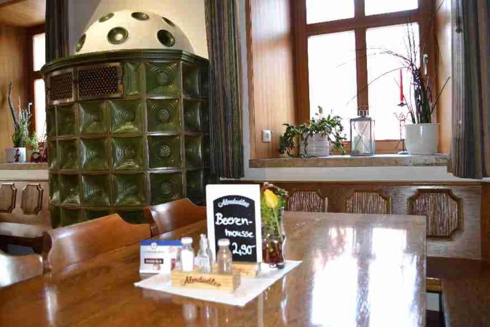 Restaurant/places to eat