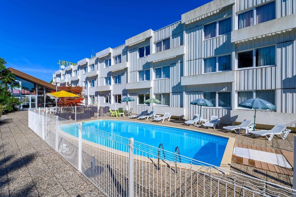 Property building, On site, Pool view, Swimming pool