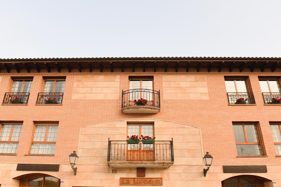 Property building, Facade/entrance, Balcony/Terrace