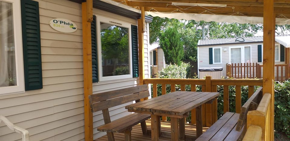 Patio, Balcony/Terrace