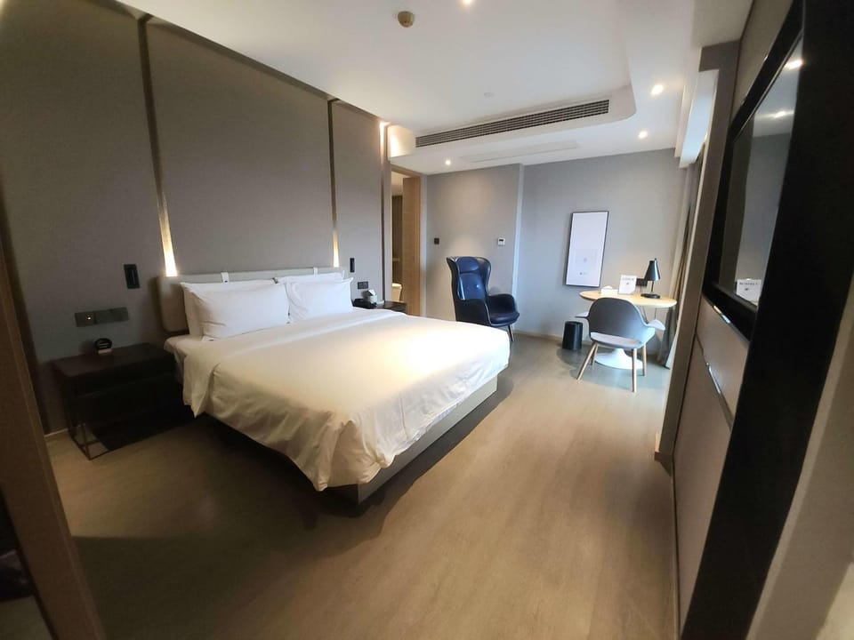 Atour Hotel Nanjing Hongshan Zoo Metro Station Hotel in Nanjing