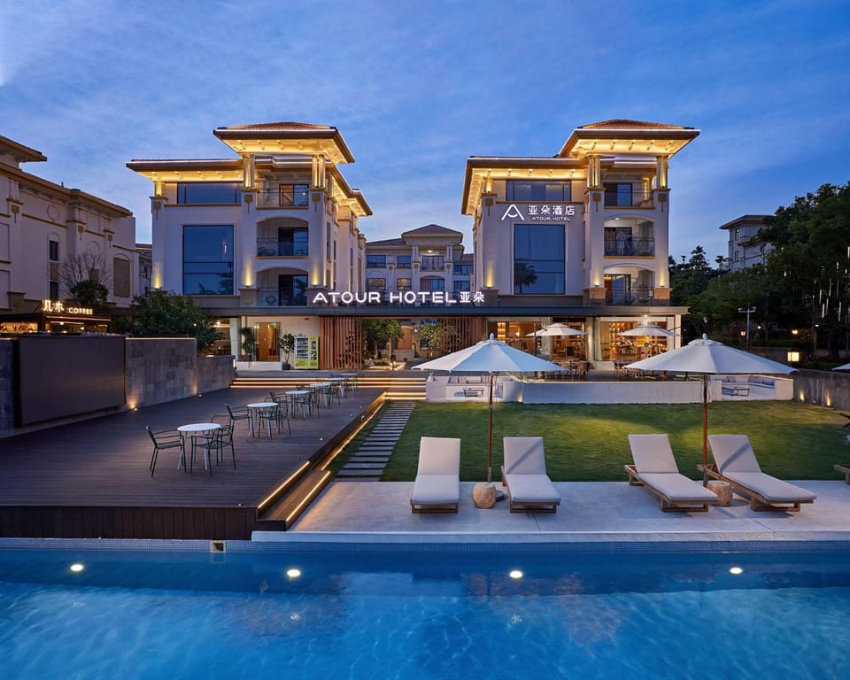 Property building, Pool view