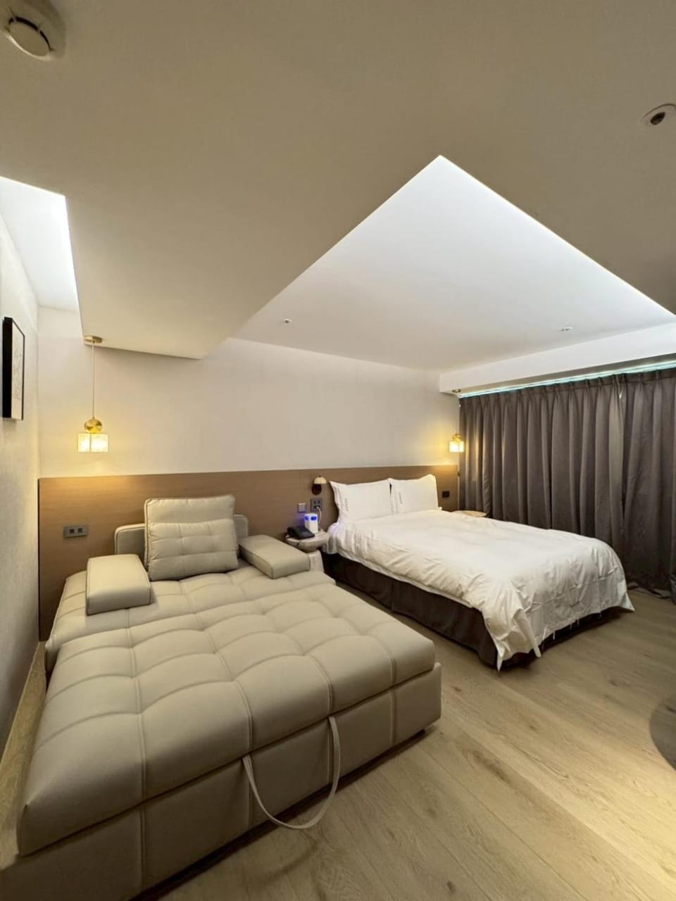 Bed, Photo of the whole room, Bedroom