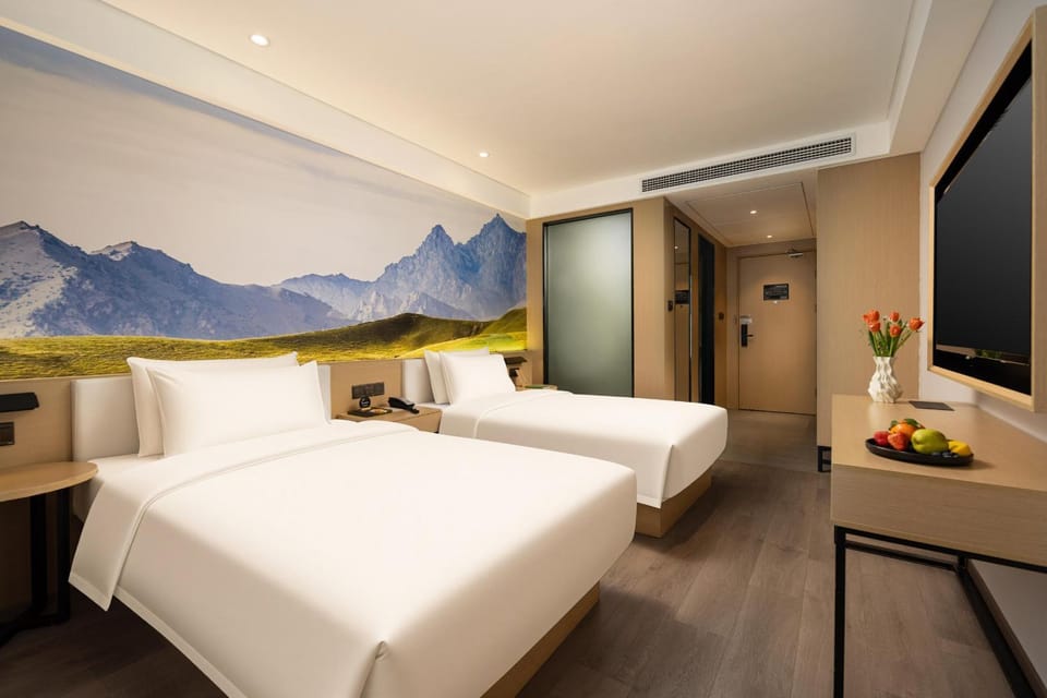 Atour X Hotel Wuhan Yellow Crane Tower Wuchang Station East Square Hotel in Wuhan