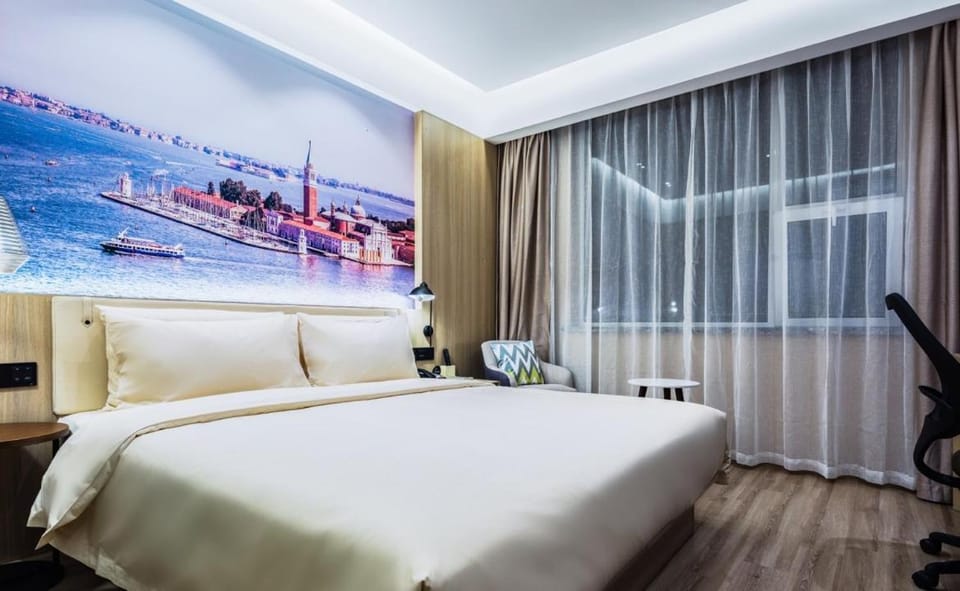 Atour Light Hotel (Jinan Jiefang Road) Hotel in Shandong