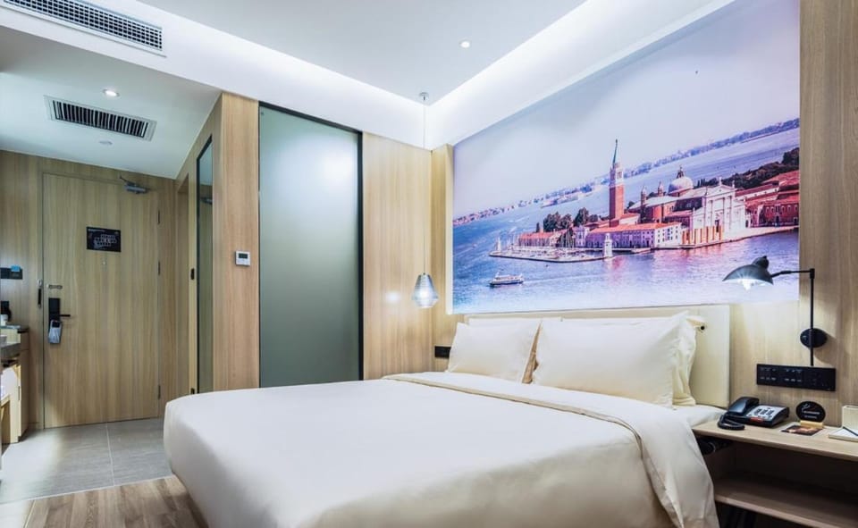 Atour Light Hotel (Jinan Jiefang Road) Hotel in Shandong