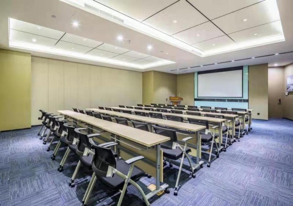 Atour Light Hotel Shandong Road CBD Qingdao Hotel in Qingdao
