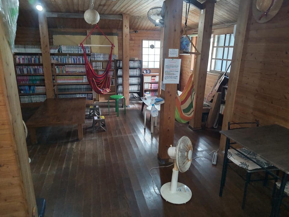 ゲストハウスこねくと Bed and Breakfast in Okinawa Prefecture