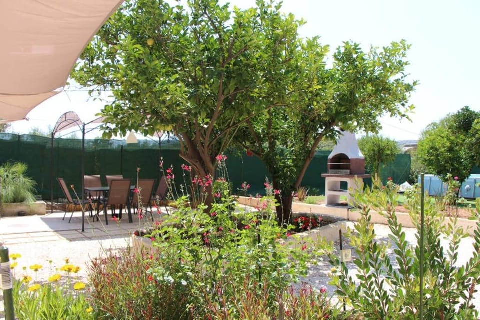 BBQ facilities, Garden