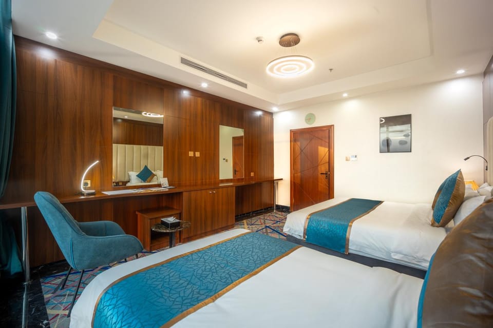 Bed, Photo of the whole room, Bedroom, wardrobe, air conditioner