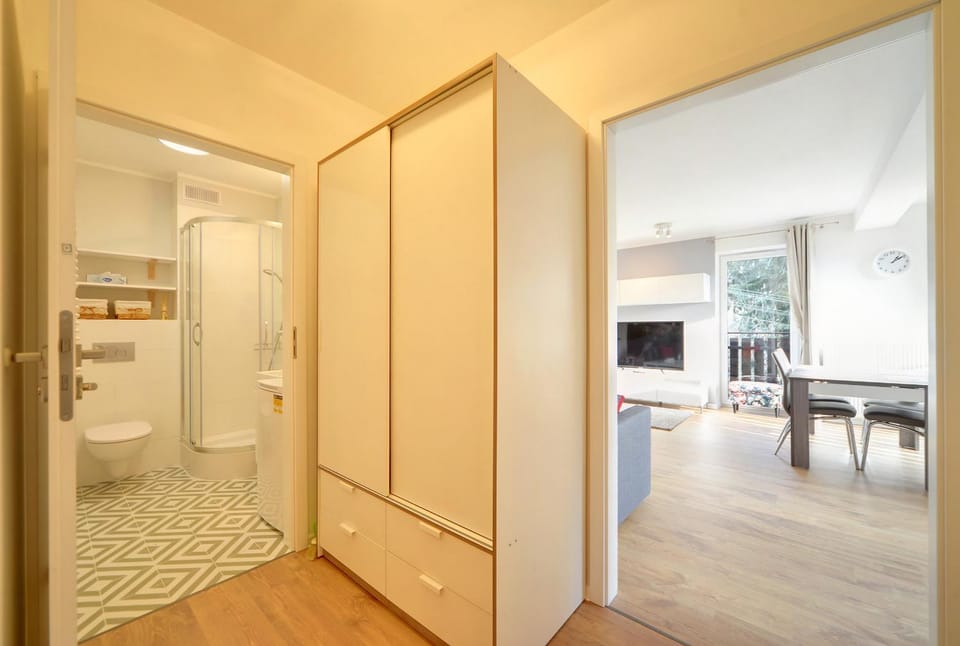 Bathroom, Photo of the whole room