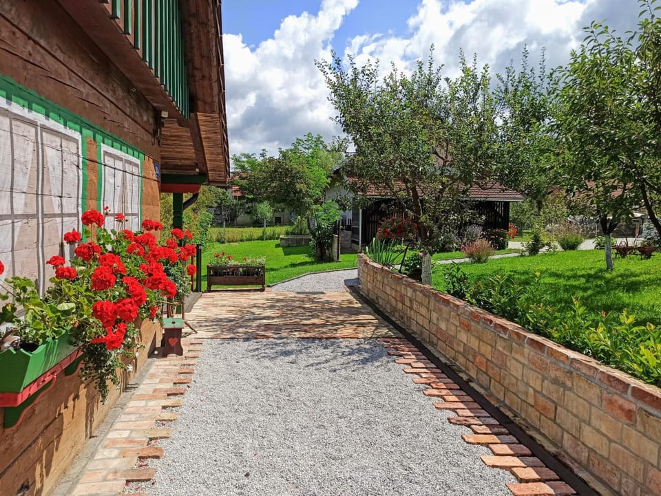 Balcony/Terrace, Garden view