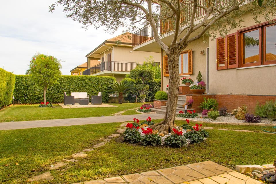Property building, Garden
