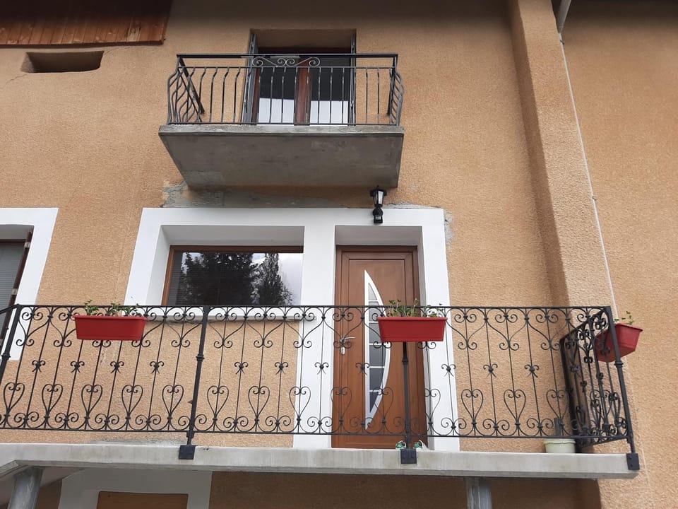 La Maison Trésallet Apartment in Bellentre