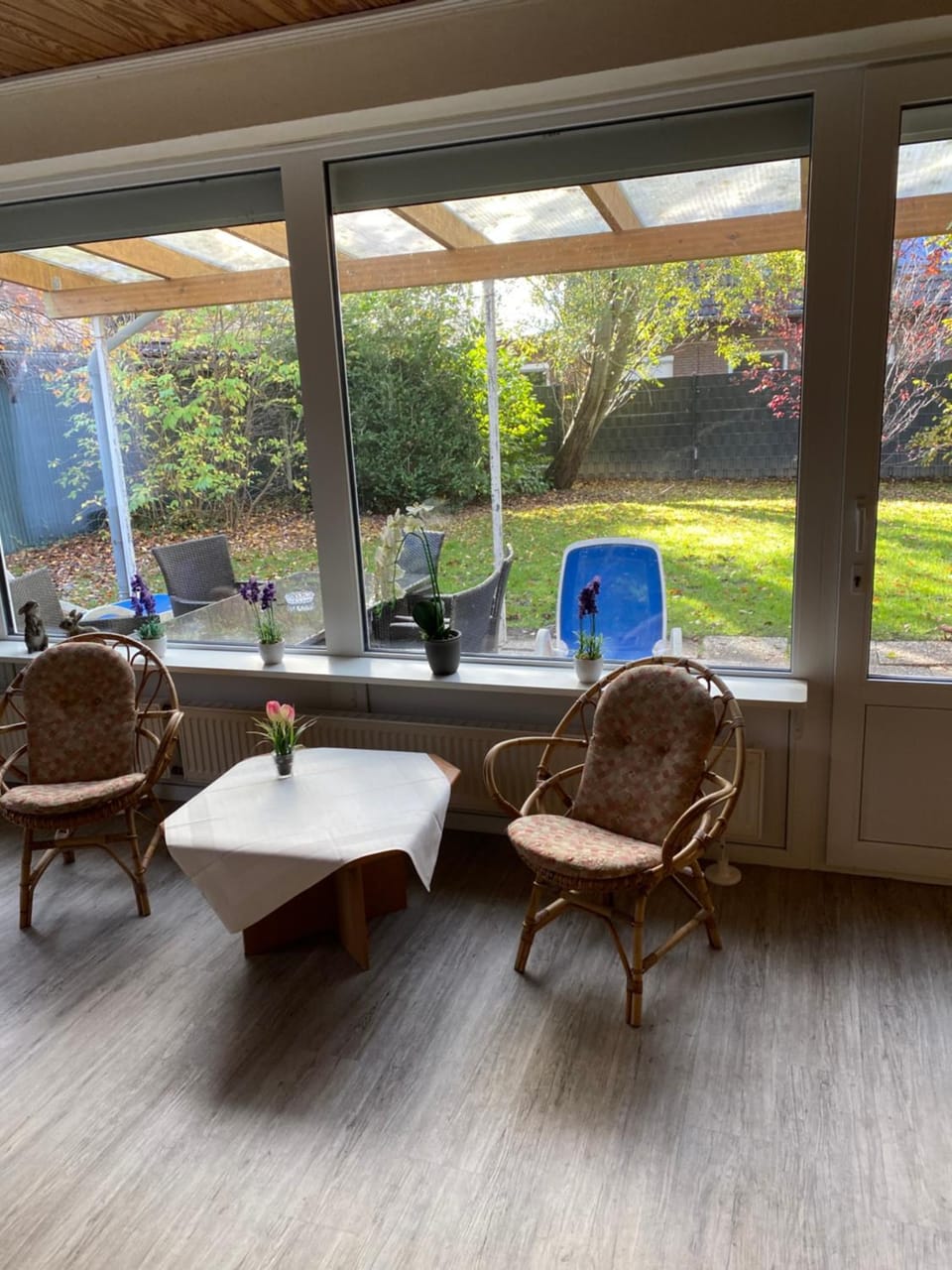 Garden, Dining area
