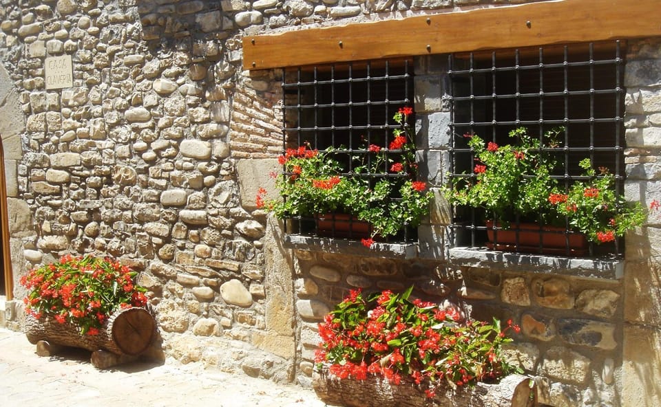 Facade/entrance, Spring