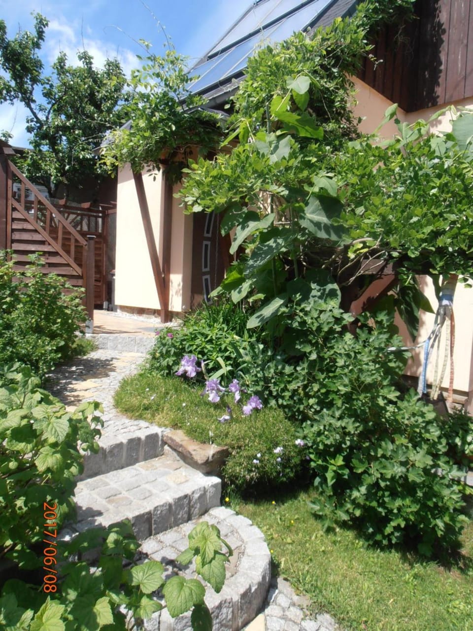 Facade/entrance, Garden