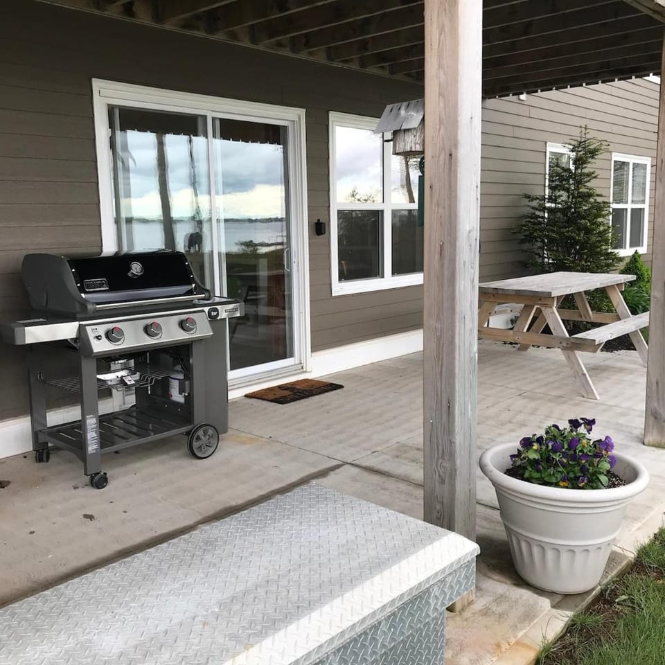 Patio, BBQ facilities, Garden view