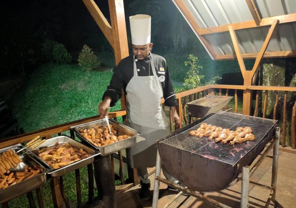 Staff, Activities, BBQ facilities, Food and drinks, Food