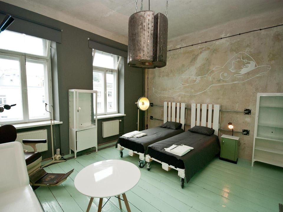 Photo of the whole room, Decorative detail