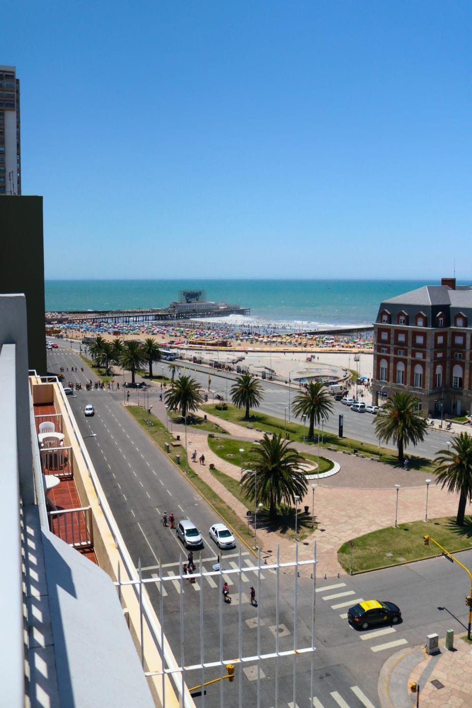 Property building, Natural landscape, Beach, City view, Sea view, Street view