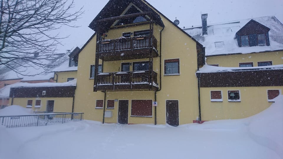 Property building, Winter