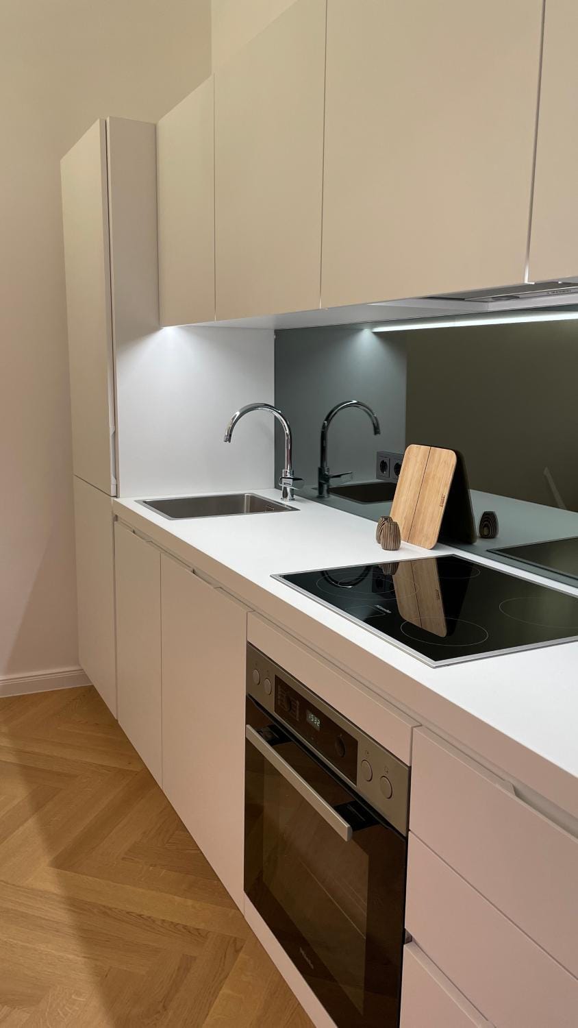 Kitchen or kitchenette, pet friendly, stove