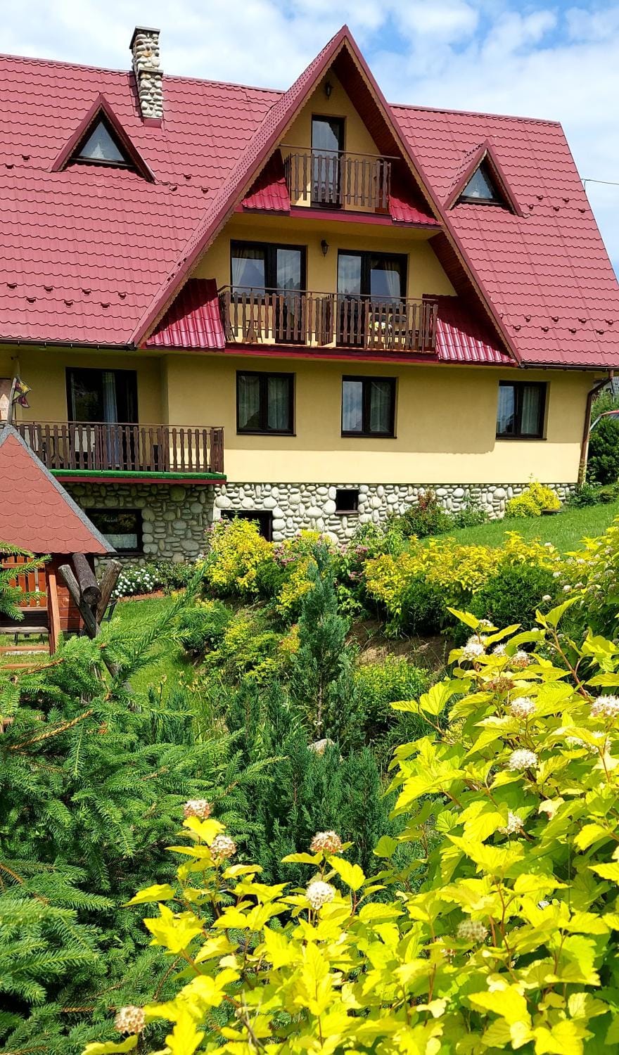 Property building, Day, Garden, Garden view