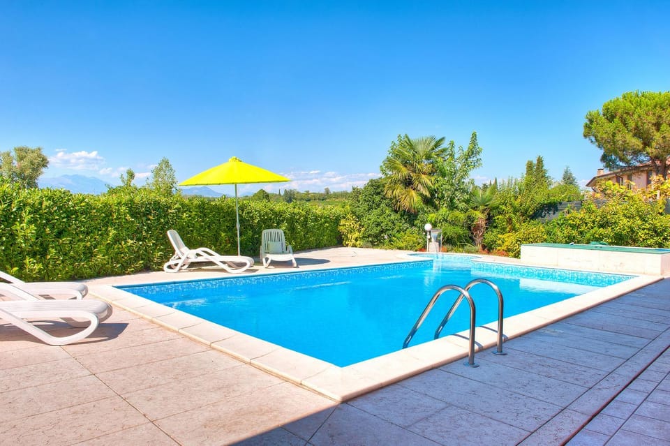 Swimming pool, Swimming pool