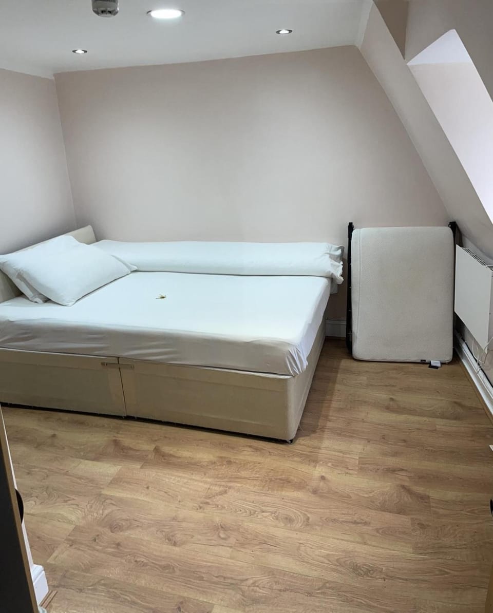 Leman House Bed and Breakfast in London